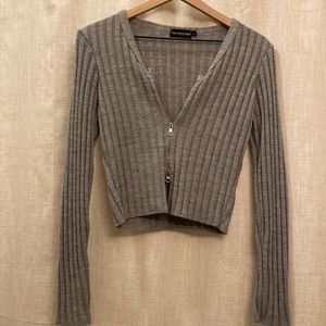 Long sleeve with double zipper on the front